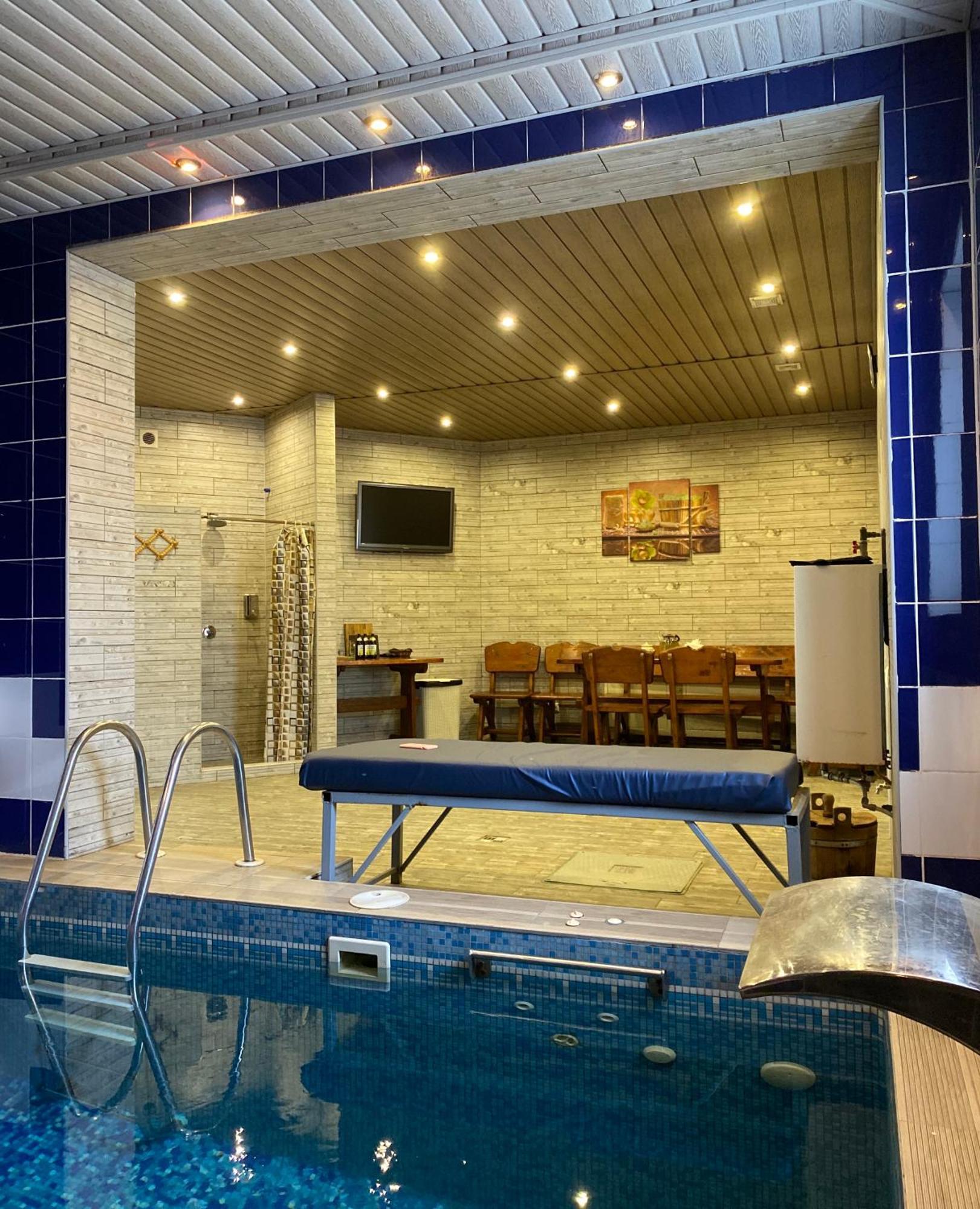 Hotel Koral Çernivtsi Dış mekan fotoğraf