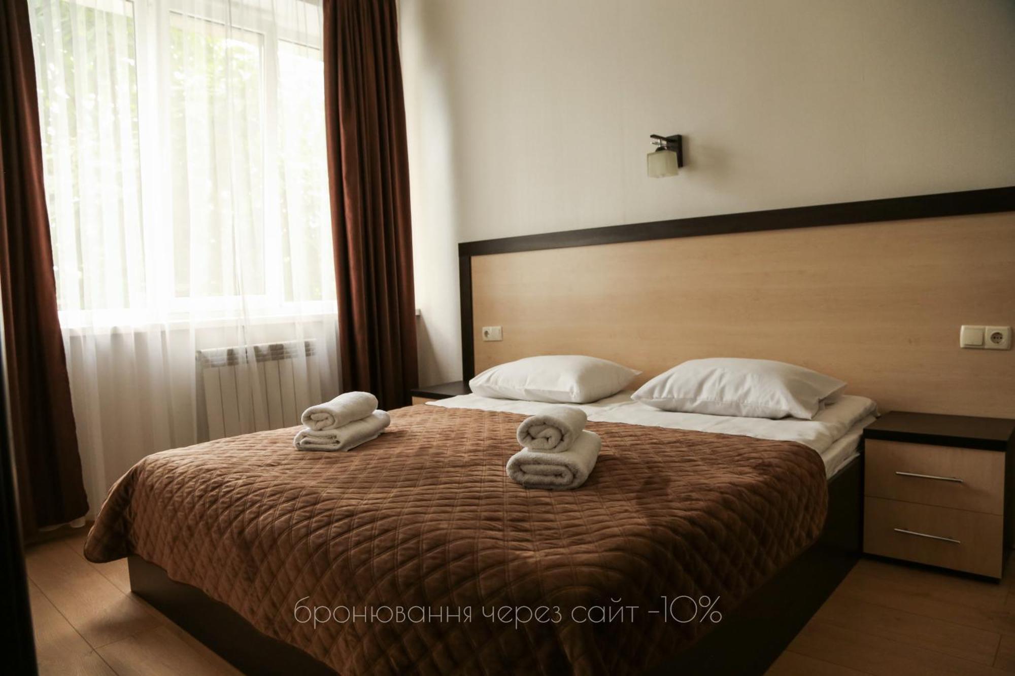 Hotel Koral Çernivtsi Dış mekan fotoğraf